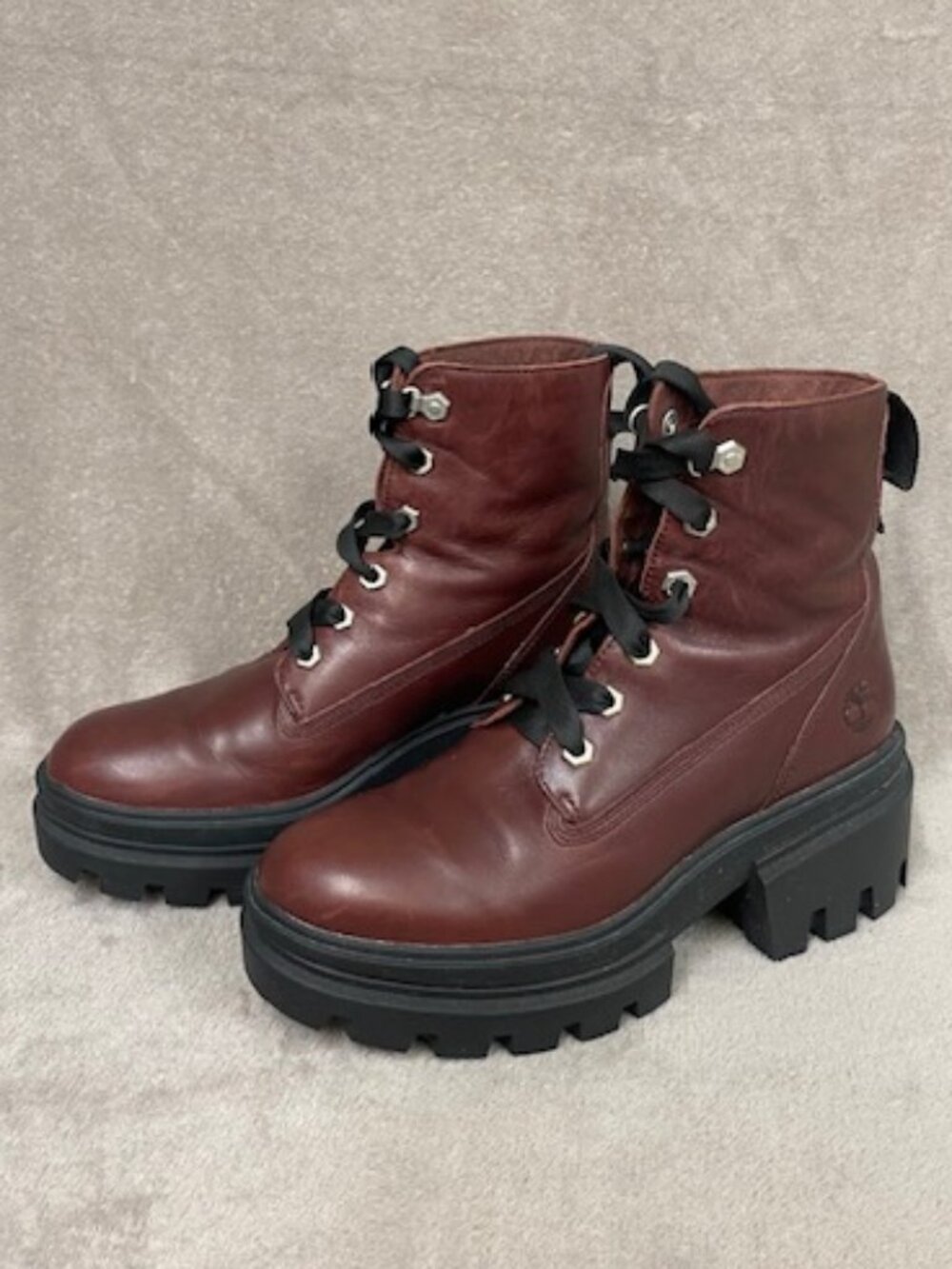 Timberland Burgundy Leather Chunky Boot, Laced, Size 8 Very Good Condition